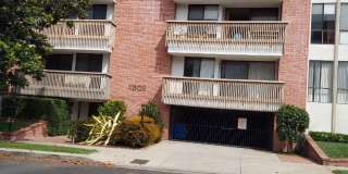 11805 Mayfield Ave 305 11805 Mayfield Ave 305 Photo Gallery 1