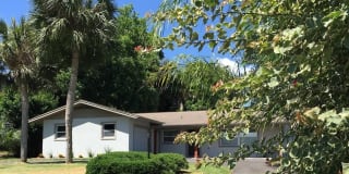 305 S LAKESHORE BOULEVARD 305 S LAKESHORE BOULEVARD Photo Gallery 1