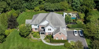6 Stone Hill Dr N 6 Stone Hill Dr N Photo Gallery 1