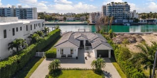 9528 Bay Drive 9528 Bay Drive Photo Gallery 1