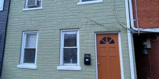 323 W Walnut St 323 W Walnut St Photo Gallery 1