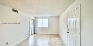 1257 Southwest 46th Avenue 1257 Southwest 46th Avenue Photo Gallery 1