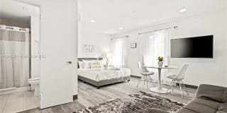 5852 SW Sunset Drive 5852 SW Sunset Drive Photo Gallery 1