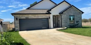 911 Smokey Oak Dr 911 Smokey Oak Dr Photo Gallery 1