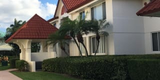 105 Half Moon Circle 105 Half Moon Circle Photo Gallery 1
