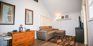 27 1/2 Keystone Ave 27 1/2 Keystone Ave Photo Gallery 1