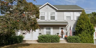 10 EVERGREEN AVENUE 10 EVERGREEN AVENUE Photo Gallery 1