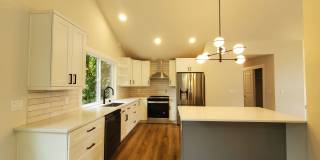 12903 NE 76th St 12903 NE 76th St Photo Gallery 1