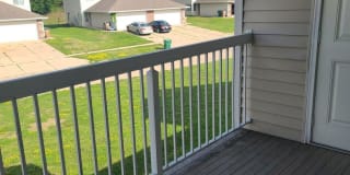 405-499 Hillside Ct. 405-499 Hillside Ct. Photo Gallery 1