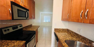 2643 NE 8th Ave 2643 NE 8th Ave Photo Gallery 1