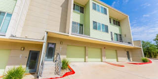 604 North Bluff Dr 604 North Bluff Dr Photo Gallery 1