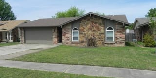 1228 W Knoxville Street 1228 W Knoxville Street Photo Gallery 1
