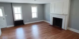 297 N Locust Point Rd 297 N Locust Point Rd Photo Gallery 1
