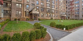 250 Martine Avenue 250 Martine Avenue Photo Gallery 1