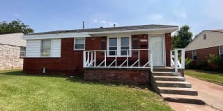 412 E. Showalter Dr. 412 E. Showalter Dr. Photo Gallery 1
