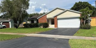 5220 SW 115th Ave 5220 SW 115th Ave Photo Gallery 1