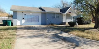 10420 N McKinley Ave 10420 N McKinley Ave Photo Gallery 1