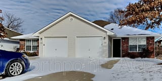512 NW Woodbury Dr 512 NW Woodbury Dr Photo Gallery 1
