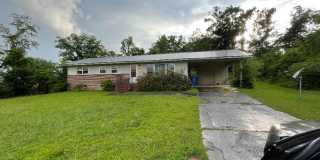 804 4th Ave NE 804 4th Ave NE Photo Gallery 1