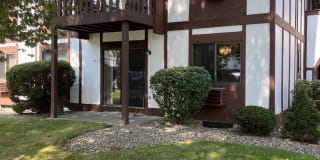 10 SKYLINE DR 10 SKYLINE DR Photo Gallery 1