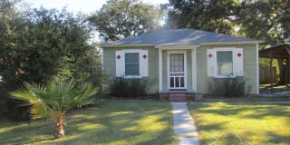 507 NW Syrcle Dr 507 NW Syrcle Dr Photo Gallery 1
