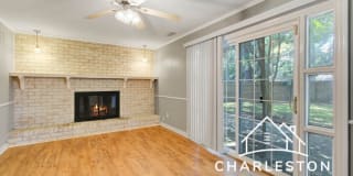 1212 Oakcrest Dr 1212 Oakcrest Dr Photo Gallery 1