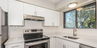 Lakeside Apartments Lakeside Apartments Photo Gallery 1
