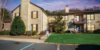 411 Wellington Place 411 Wellington Place Photo Gallery 1