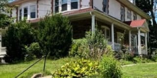 111 CHESTNUT AVE 111 CHESTNUT AVE Photo Gallery 1