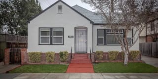 2810 N Center St 2810 N Center St Photo Gallery 1
