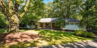 17 Oxford Dr 17 Oxford Dr Photo Gallery 1