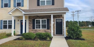 2 Bedroom, 2.5 Bath Townhouse located in Sneads Ferry - Freshly Painted 2 Bedroom, 2.5 Bath Townhouse located in Sneads Ferry - Freshly Painted Photo Gallery 1