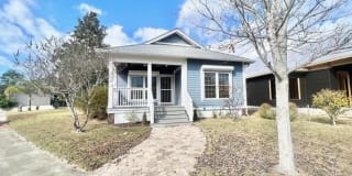 79 Oyster Boulevard 79 Oyster Boulevard Photo Gallery 1