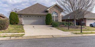 2069 Edgewood Dr 2069 Edgewood Dr Photo Gallery 1