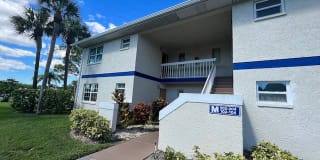 1528 Southeast Royal Green Circle - M202 1528 Southeast Royal Green Circle - M202 Photo Gallery 1