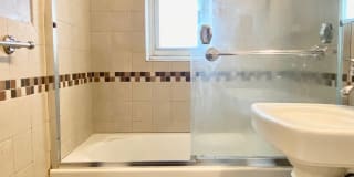3530 Henry Hudson Parkway East 3530 Henry Hudson Parkway East Photo Gallery 1
