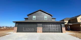 10819 NW 119th Place 10819 NW 119th Place Photo Gallery 1