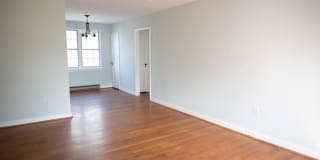 18 AUBURN CT #E 18 AUBURN CT #E Photo Gallery 1