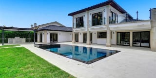 415 Holiday Dr 415 Holiday Dr Photo Gallery 1