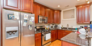 2414 West Moffat Street 2414 West Moffat Street Photo Gallery 1
