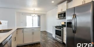 306 E Wren Hill LN 306 E Wren Hill LN Photo Gallery 1