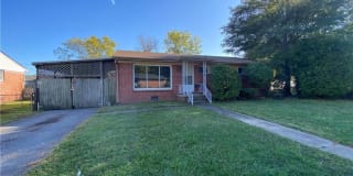 2901 E Malden AVE 2901 E Malden AVE Photo Gallery 1
