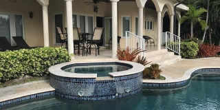 516 COCONUT ISLE DR 516 COCONUT ISLE DR Photo Gallery 1