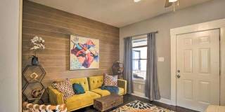 209 E ROSEWOOD AVE 209 E ROSEWOOD AVE Photo Gallery 1
