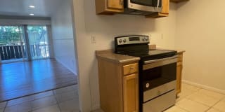 1 Bed 1 Bath Lower Level with Enclosed Patio, Great OC Location! 1 Bed 1 Bath Lower Level with Enclosed Patio, Great OC Location! Photo Gallery 1