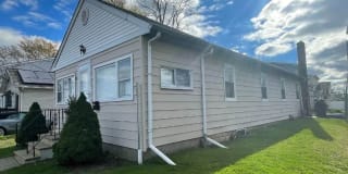 162 Bayview Dr 162 Bayview Dr Photo Gallery 1