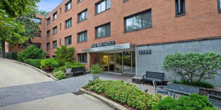 2725 39TH ST NW #201 2725 39TH ST NW #201 Photo Gallery 1