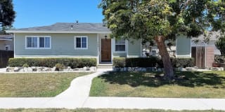 5621 Rochelle Ave 5621 Rochelle Ave Photo Gallery 1