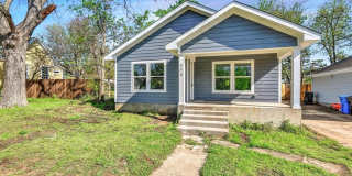 515 E Sears Street 515 E Sears Street Photo Gallery 1