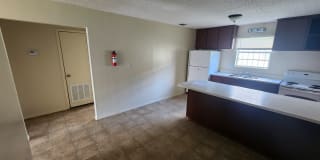 2604 S Bridge Ave 2604 S Bridge Ave Photo Gallery 1